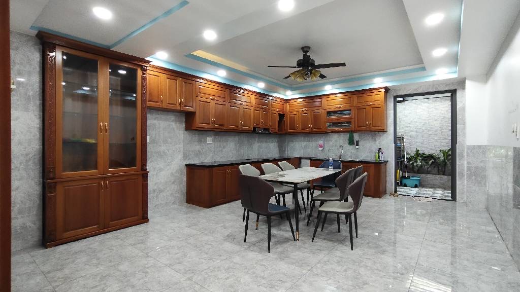 CC BÁN GẤP NHÀ TRẢ TIỀN NV 130m2 nhỉnh 4 tỷ 