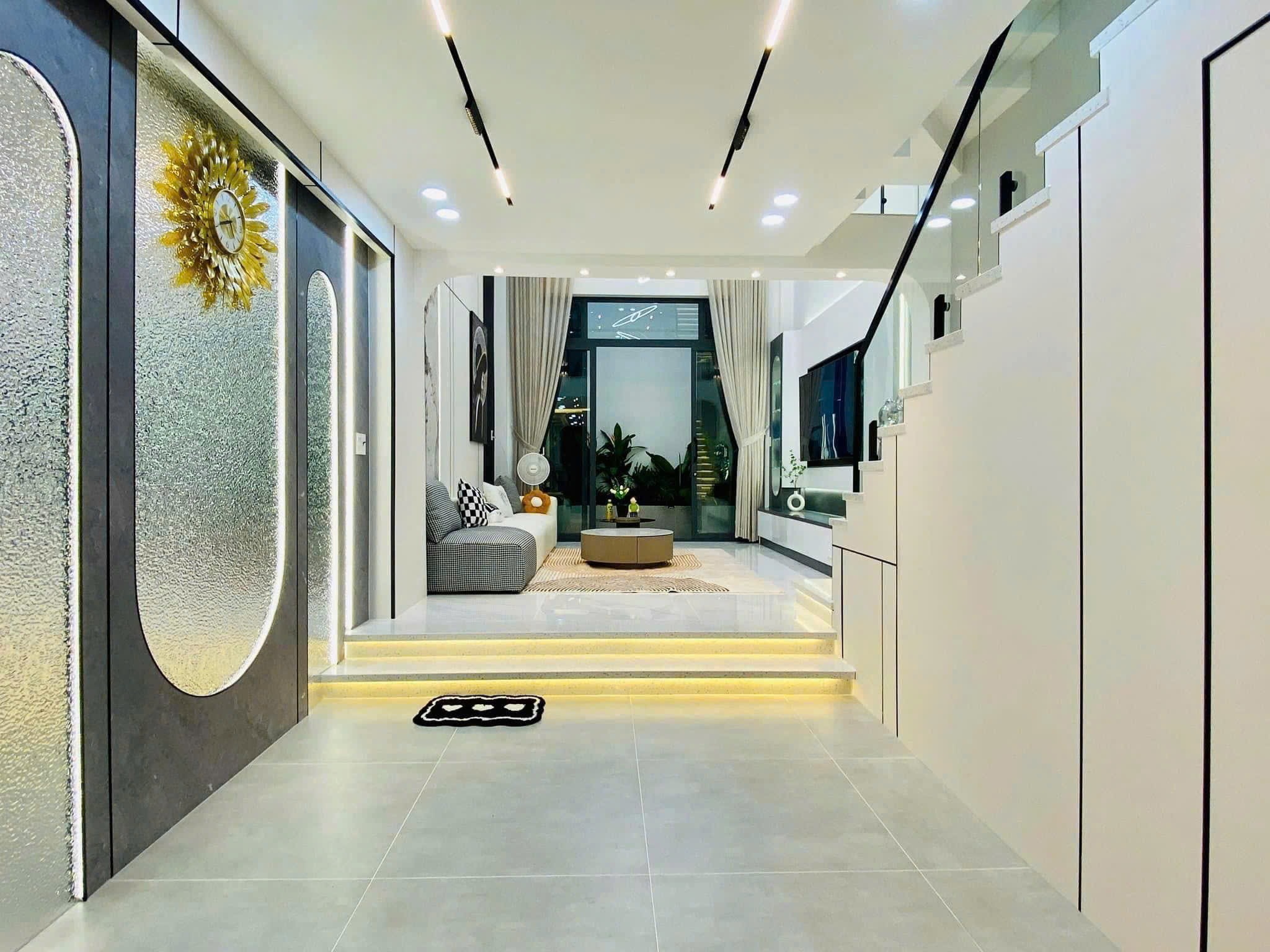 BÁN Nhà Đẹp giá TỐT Đường Dương Quảng Hàm giá 5 tỷ 550  DT 59,6m2 Phường 5 Quận Gò Vấp Tphcm