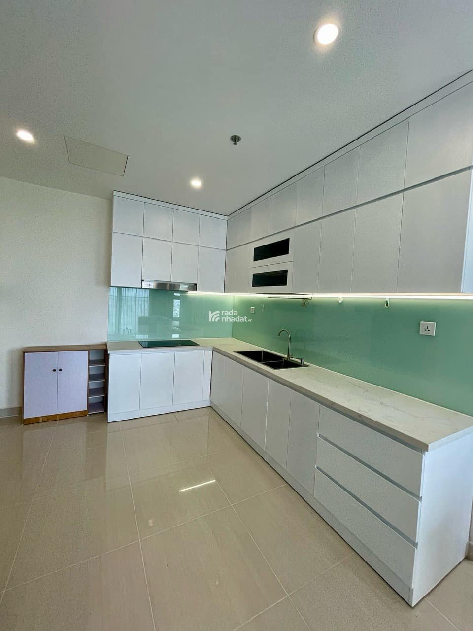 Chuyên giỏ hàng chuyển nhượng Gía Rẻ Vinhomes Q9. 2PN 60m2 , Full Nội Thất , Gía chỉ 2.4 TỶ (có sổ)