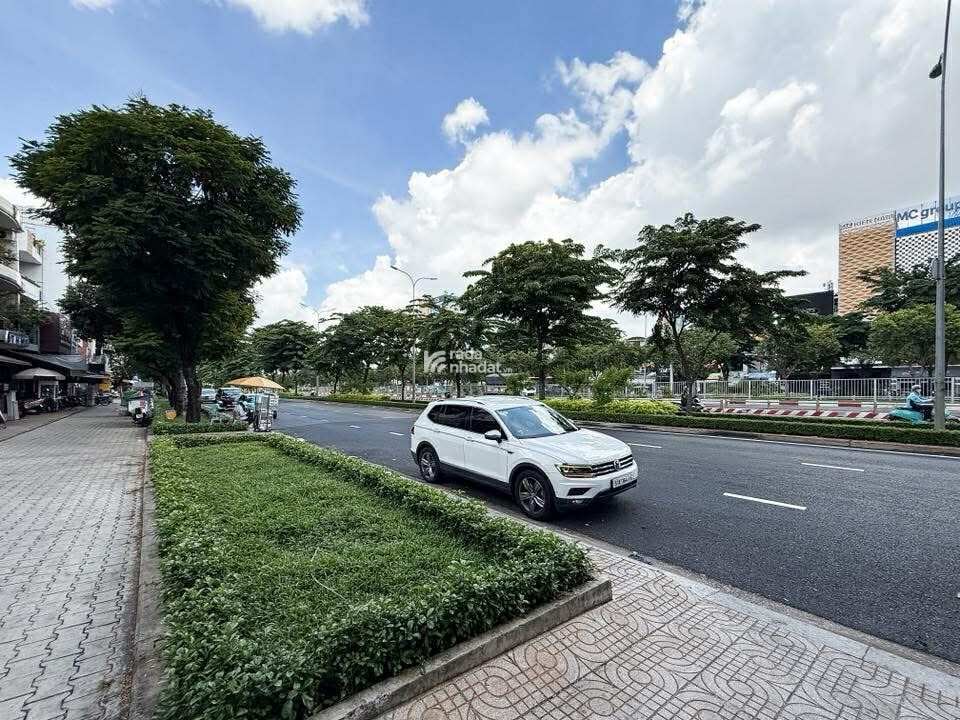 ĐIỆN BIÊN PHỦ - 10 CHDV KHAI THÁC 70TR/THÁNG - 90m2 - CHỈ 12 TỶ