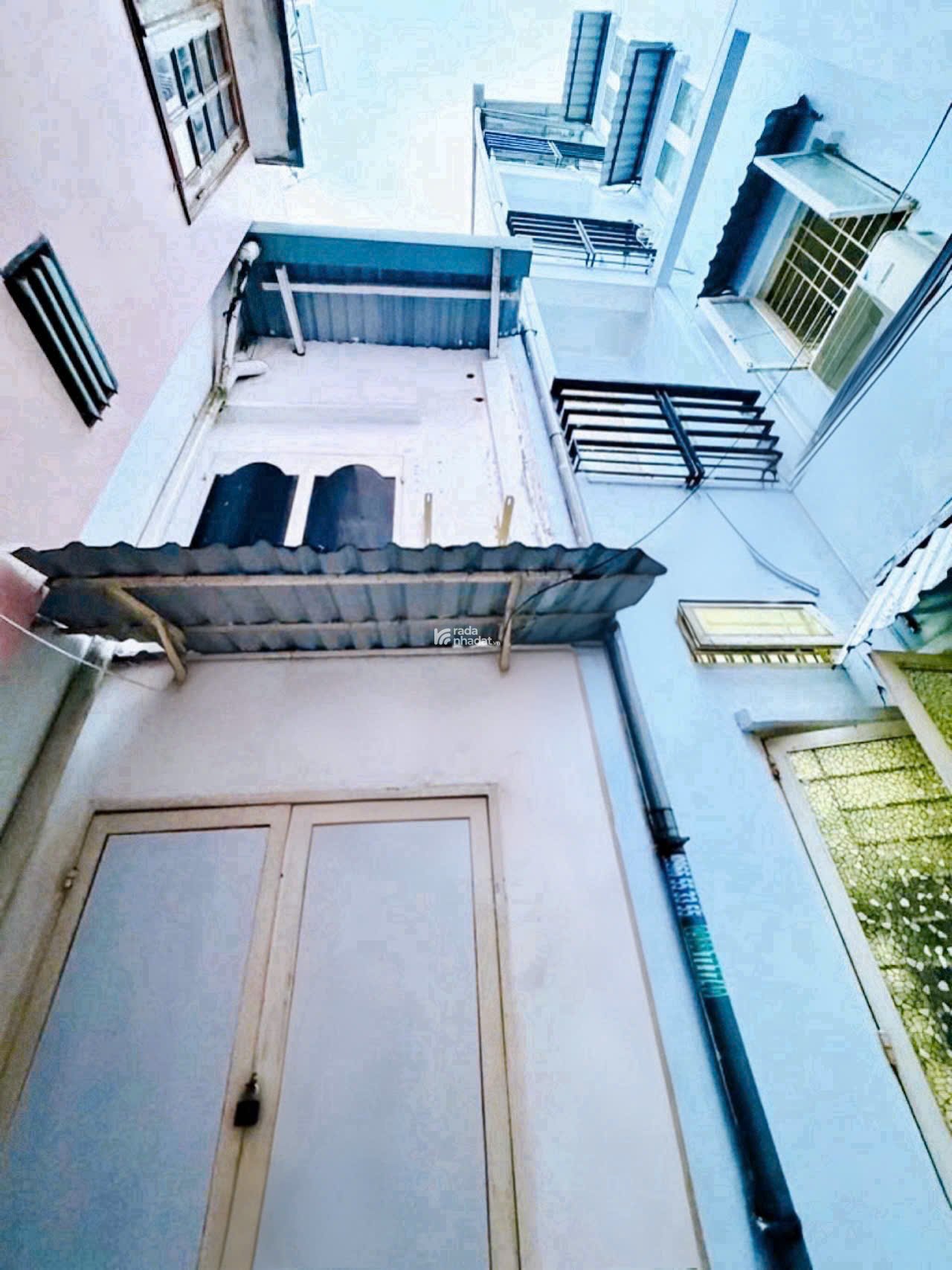 Ngay Công viên Lê Thị Riêng - QUẬN TÂN BÌNH - Cách Mạng Tháng Tám - 6.8x7m - 5.5 tỷ