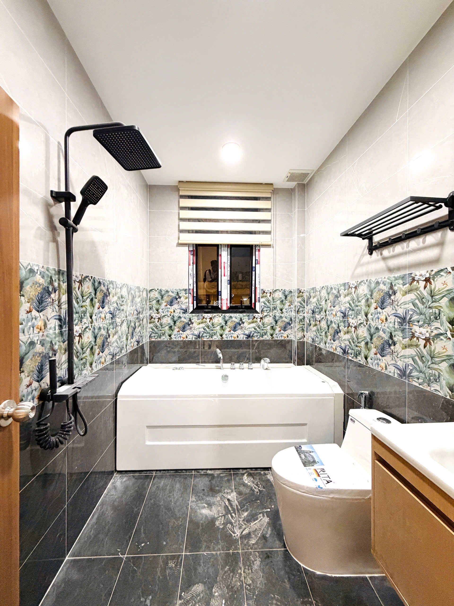 BÁN NHÀ BÌNH THẠNH MỚI XÂY GIÁ RẺ - HẺM TO, TẶNG NỘI THẤT - 5x8M 4 TẦNG - GIÁ 7,5 TỶ CÒN BỚT