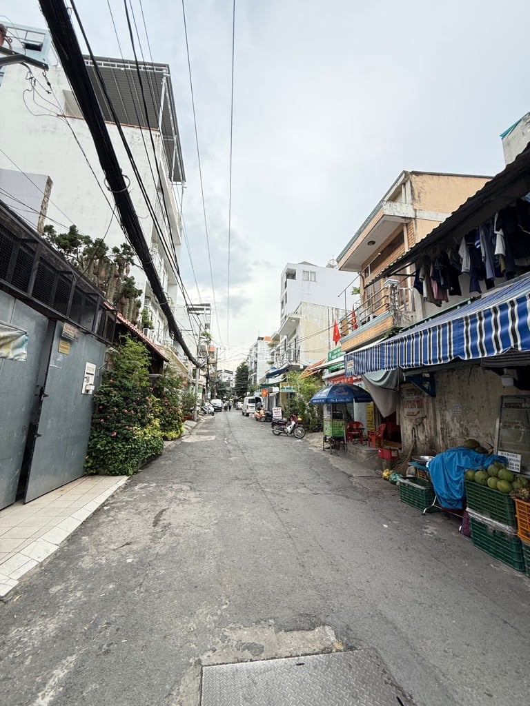 SÁT HẺM XE HƠI NƠ TRANG LONG, BÌNH THẠNH, 60M2 CÓ DÒNG TIỀN. GIẢM 550TR CHỈ CÒN 10.4T TL 