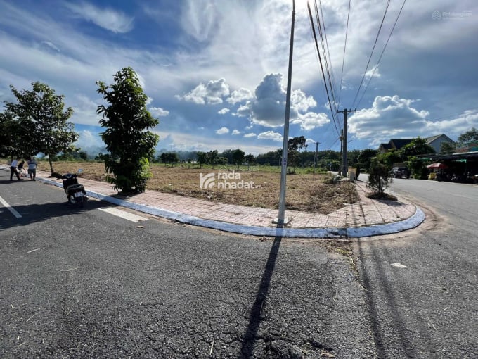 BÁN LÔ 100M2 Ở KHU DÂN CƯ AN VIỄN NGAY MẶT TIỀN ĐƯỜNG LỚN - GIÁ 800 TRIỆU/M2 - SHR