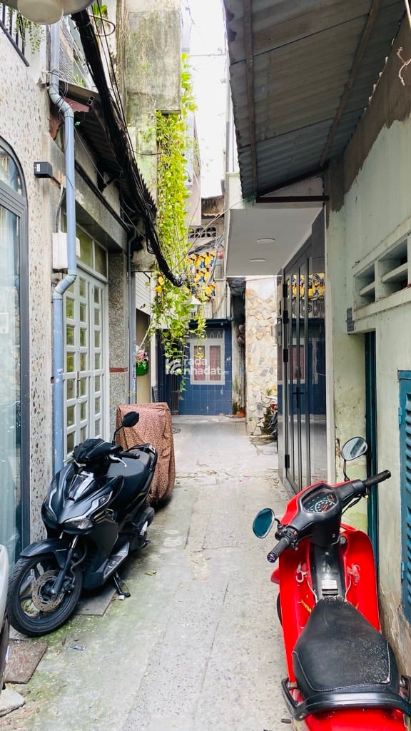 SÁT Q1. HẺM XE HƠI XÔ VIẾT NGHỆ TĨNH, BÌNH THẠNH, 136M2 Ở NGAY. GIẢM 350TR CHỈ 9T 