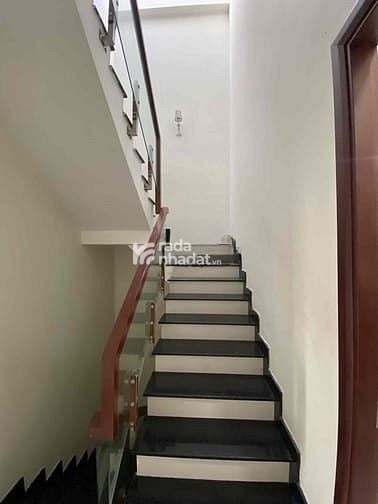 Bán nhà MT kinh doanh đường Trần Quý phường 4 quận 11 DT 4x13m, 2 tầng