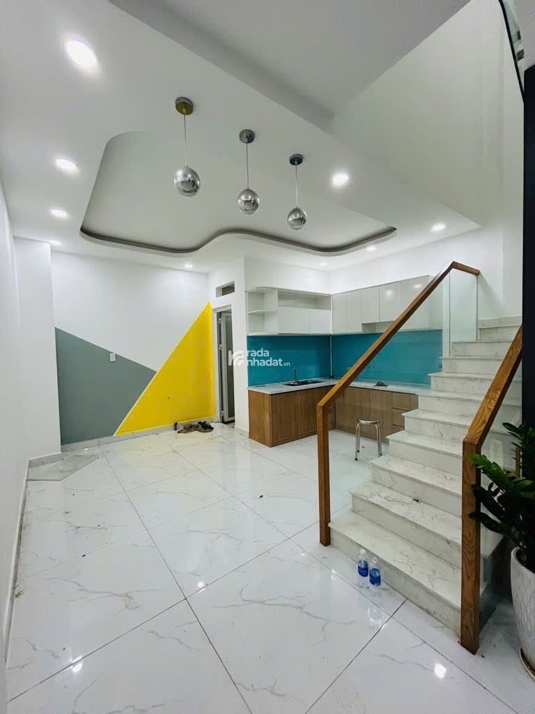 Bán nhà Quận 7 nở hậu ngang 4.7m nở hậu 4.8m dài 10m nhà 2 tầng 3 phòng chỉ 5 tỷ nhỉnh