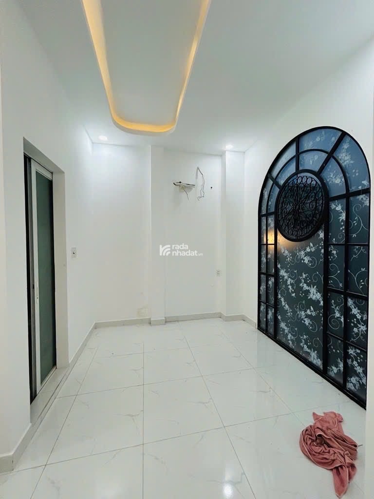 Bán nhà Quận 7 nở hậu ngang 4.7m nở hậu 4.8m dài 10m nhà 2 tầng 3 phòng chỉ 5 tỷ nhỉnh