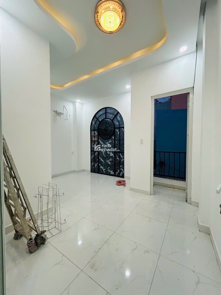 Bán nhà Quận 7 nở hậu ngang 4.7m nở hậu 4.8m dài 10m nhà 2 tầng 3 phòng chỉ 5 tỷ nhỉnh