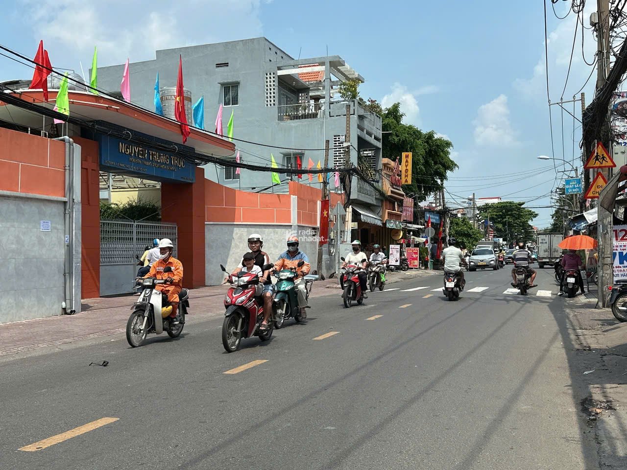 NGỘP BANK nhà hẻm 736 Lê Đức Thọ 88m2 ngang 4.1m 5 tầng tặng NT sát trường chỉ 9.99 tỷ.