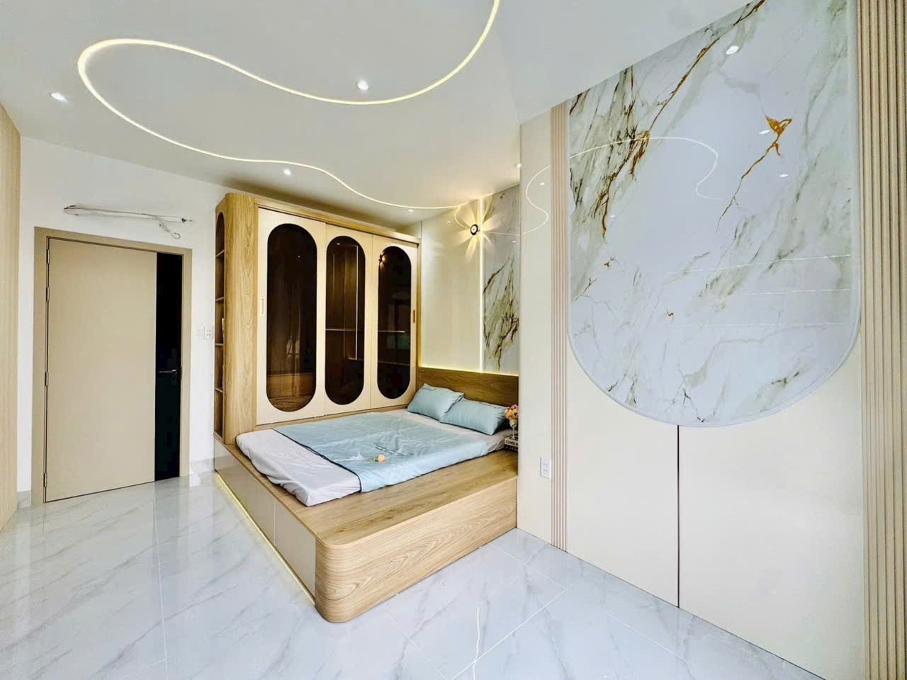 Nhà cần bán gấp Bùi Đình Túy, P24, Bình Thạnh, 8 tỷ, sổ riêng, xung quanh tiện ích đầy đủ 