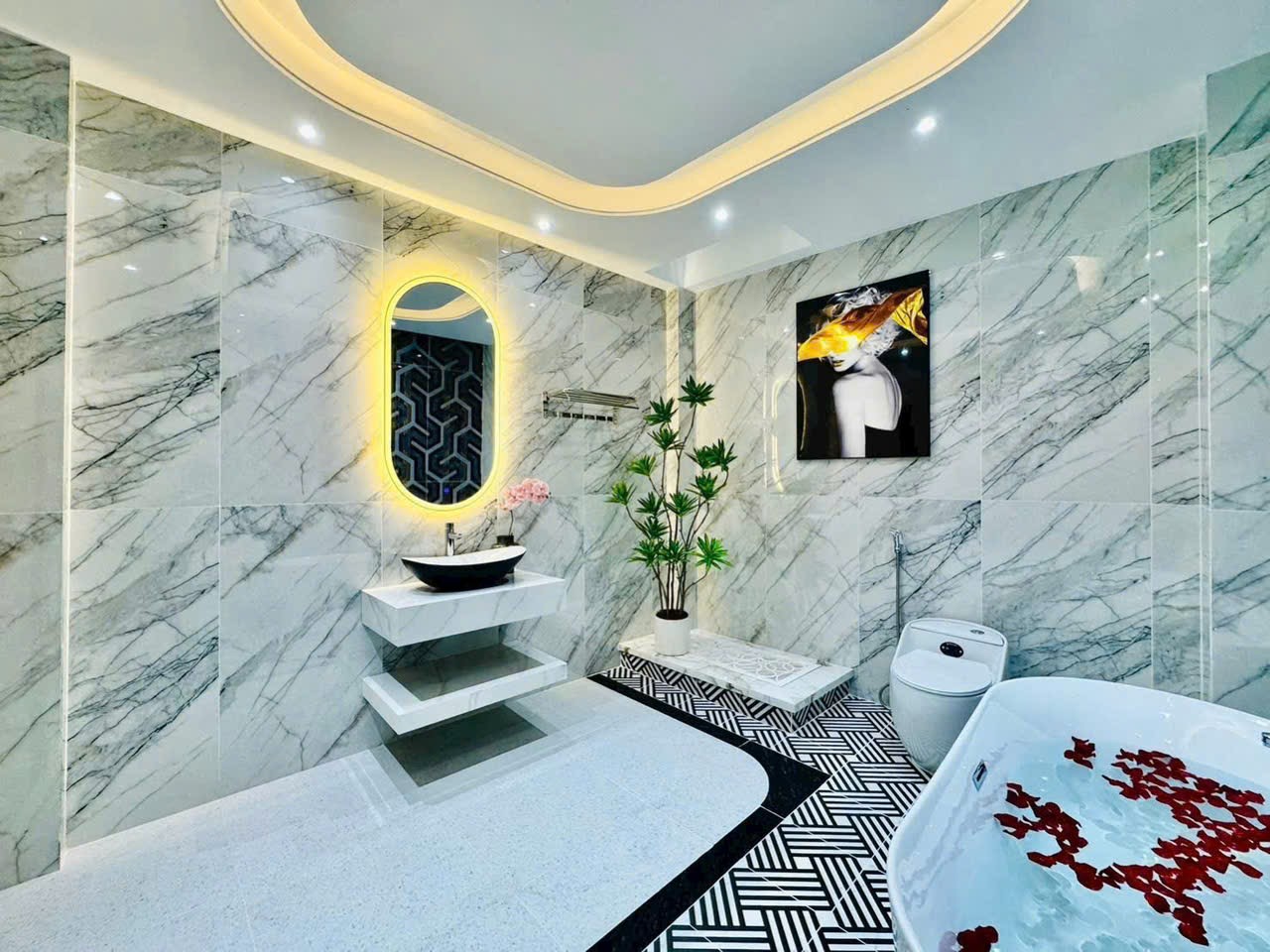 Nhà cần bán gấp Bùi Đình Túy, P24, Bình Thạnh, 8 tỷ, sổ riêng, xung quanh tiện ích đầy đủ 