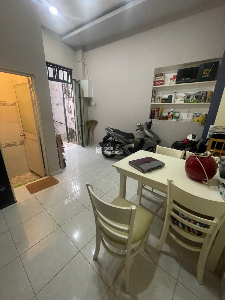 NGAY CHỢ BÀ CHIỂU, GIÁ SIÊU RẺ. VŨ TÙNG, BÌNH THẠNH, 25M2 Ở NGAY. GIẢM 350TR CHỈ 2.6T 