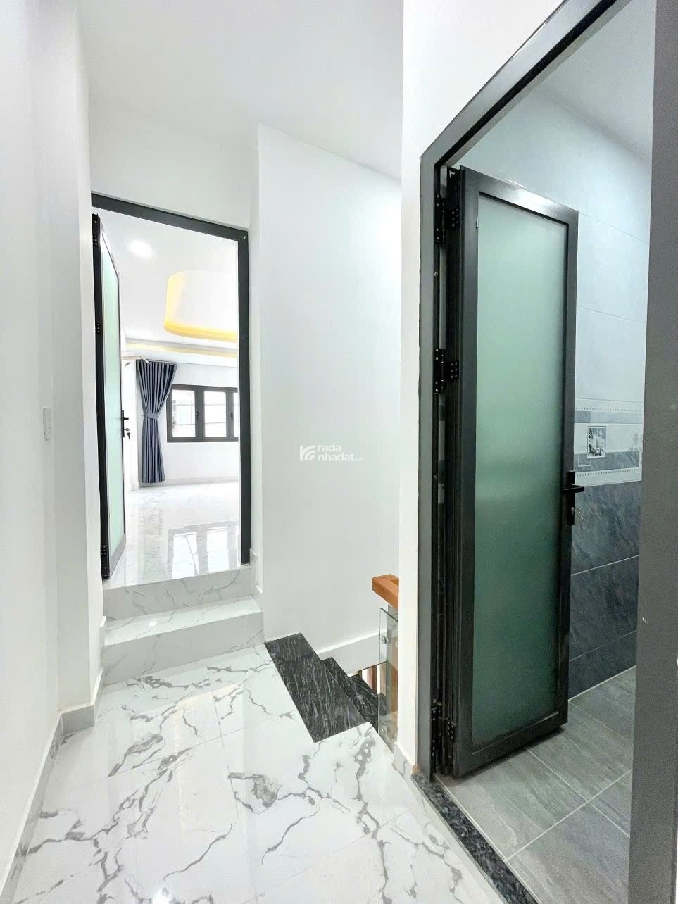 Nhà Mới 100% Hẻm Xe Tải Chiến Lược, 42.6m2, Chỉ 4.38 Tỷ, Xách Vali Vào Ở Ngay