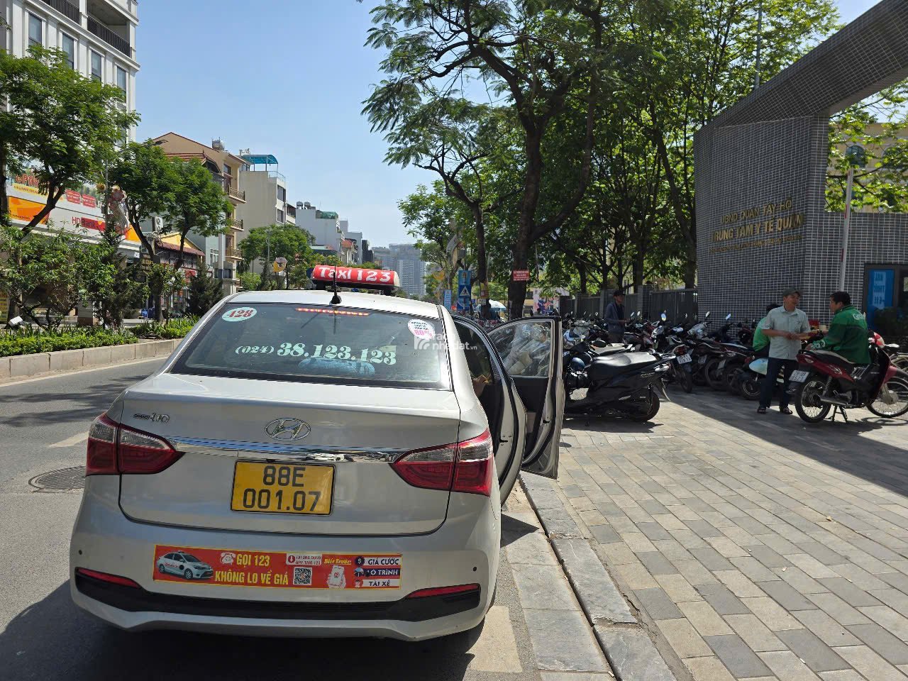  BÁN ĐẤT VÀNG MẶT PHỐ LẠC LONG QUÂN, VIEW HỒ TÂY, GẦN LOTTE MALL