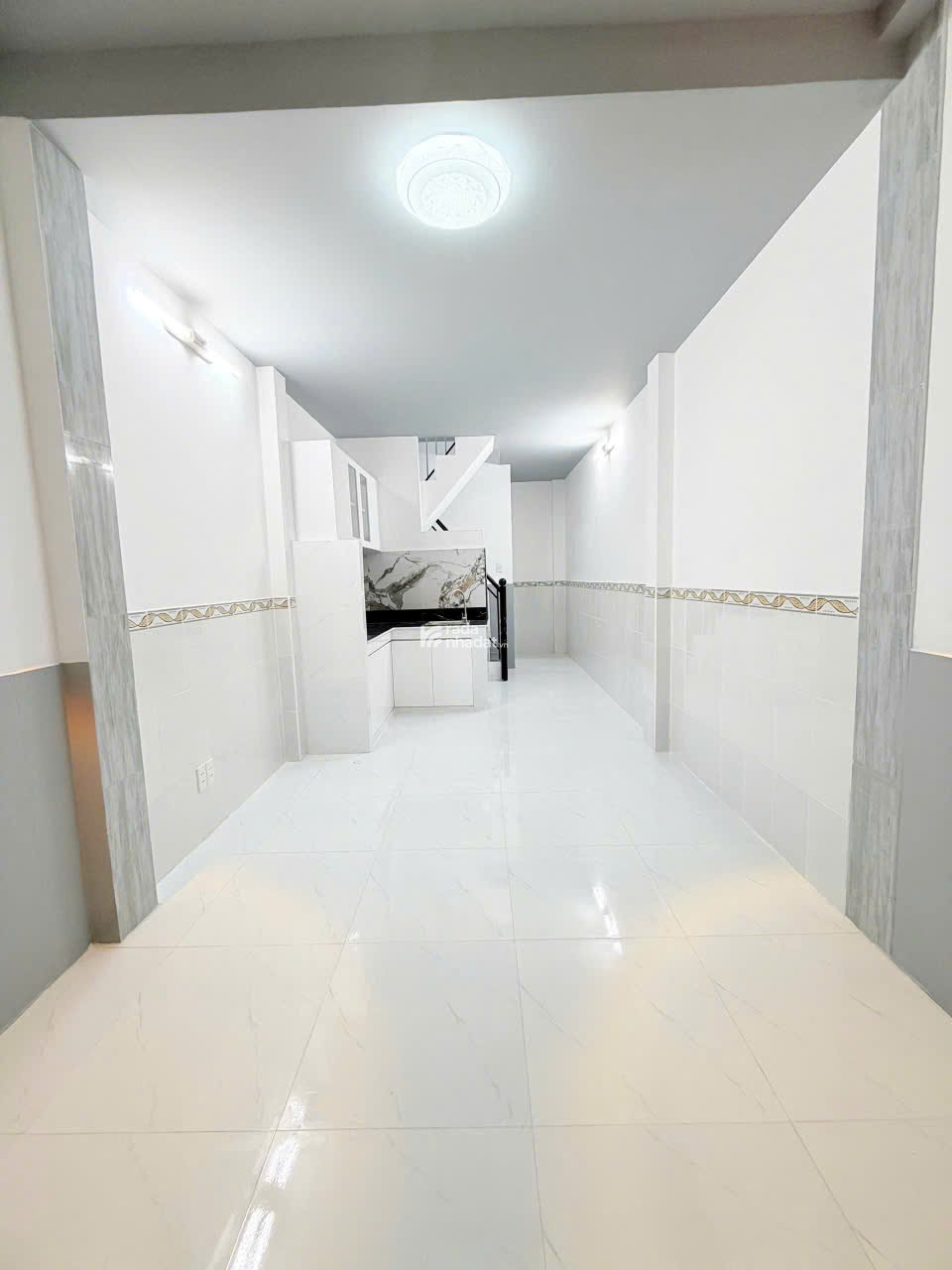 BÁN NHÀ HẺM 3M ĐƯỜNG 3/2 - 5.7 tỷ - 3x9.5, 3 tầng đúc thật