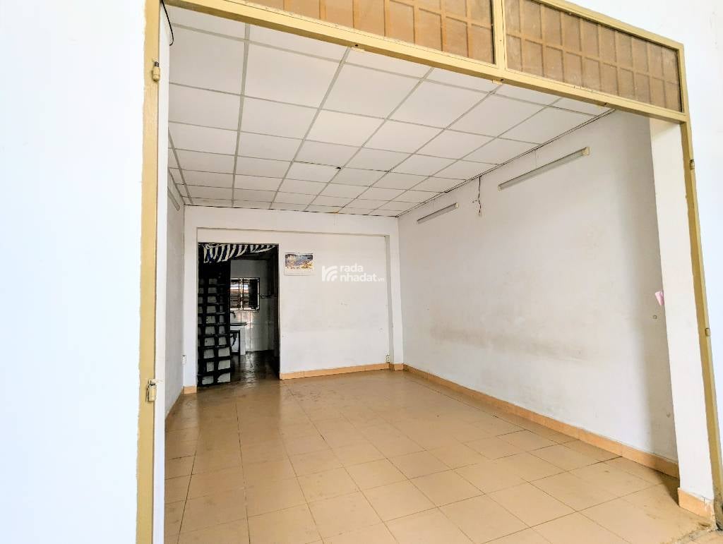 HẺM XE HƠI SÁT NHÀ, LẠC LONG QUÂN, TÂN BÌNH, 48M2 CÓ KC Ở NGAY. GIẢM 350TR CHỈ CÒN 6.3T TL 