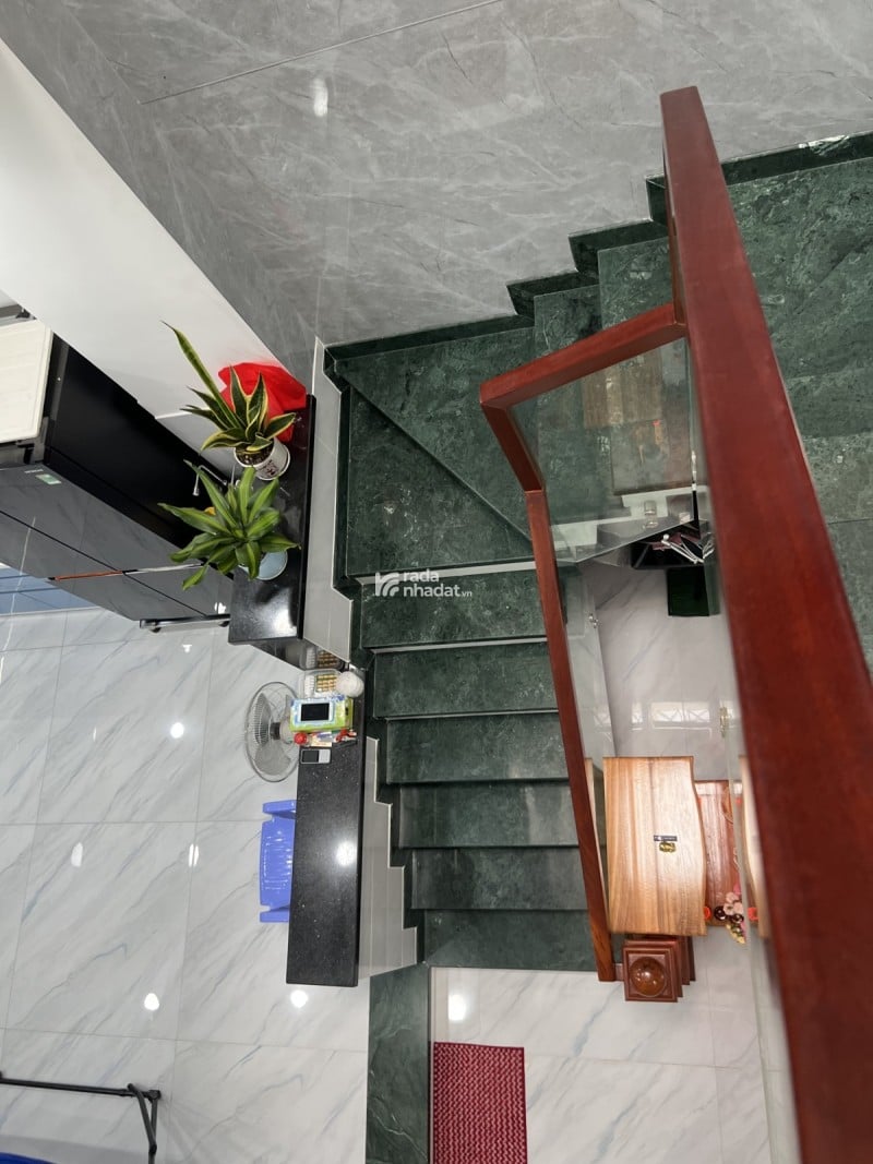 Bán nhà mặt tiền Nguyễn Xuân Khoát-ngang 4m-4PN-sổ vuông-lô góc-kinh doanh sầm uất