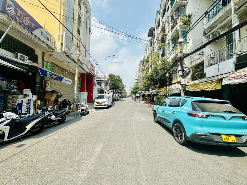 Bán nhà mặt tiền Nguyễn Xuân Khoát-ngang 4m-4PN-sổ vuông-lô góc-kinh doanh sầm uất