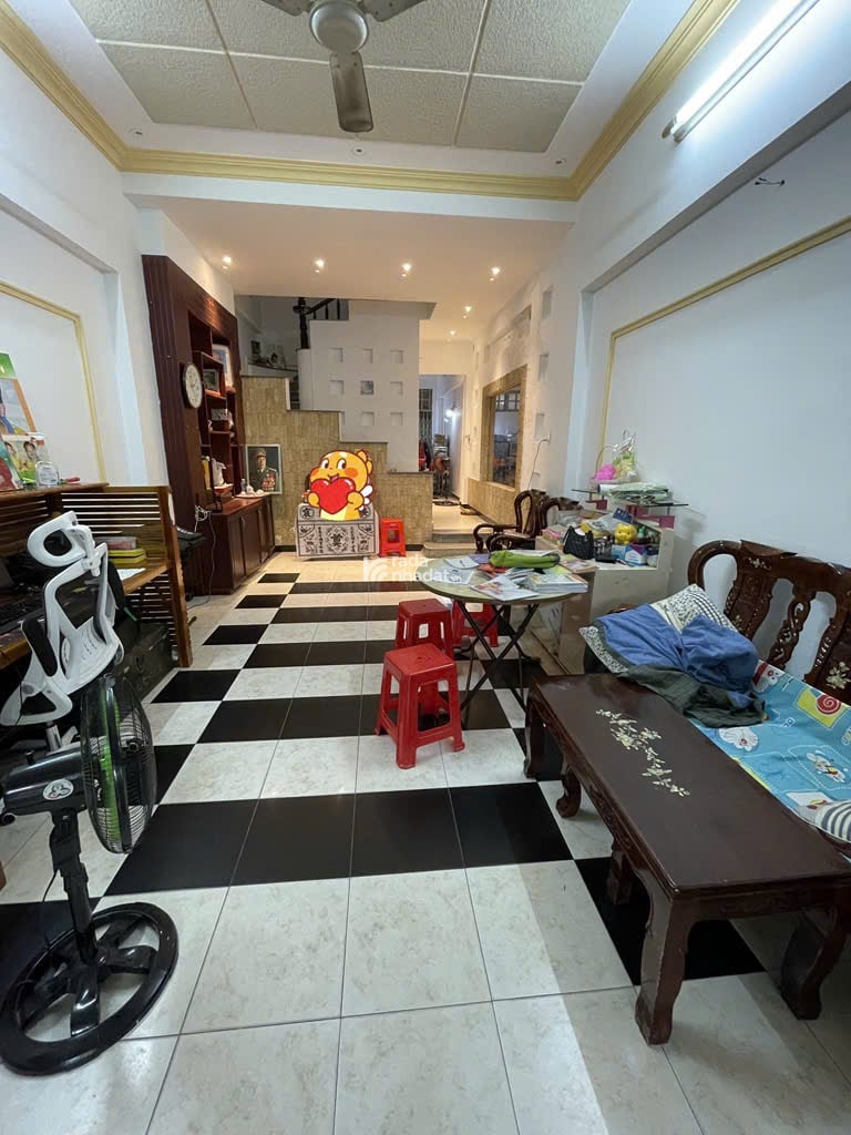 Nhà Thật - Đẹp 4 Tầng - 5PN - Xe Hơi Ngủ Trong Nhà -  gần Mặt tiền Thích Quảng Đức - Phú Nhuận