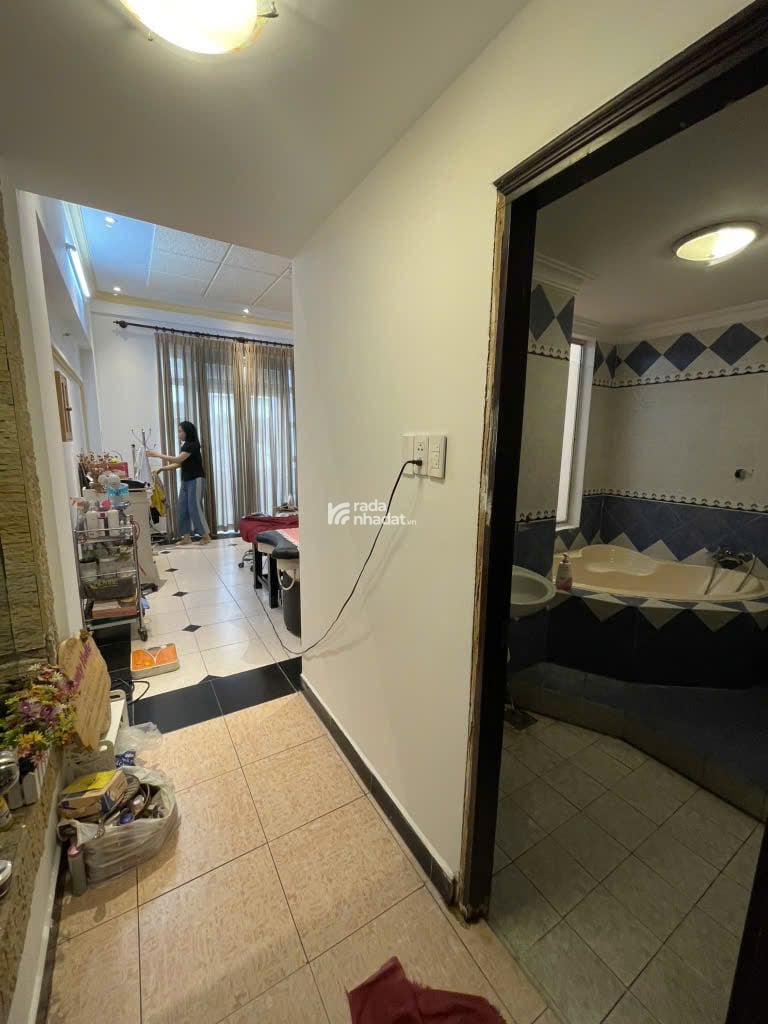 Nhà Thật - Đẹp 4 Tầng - 5PN - Xe Hơi Ngủ Trong Nhà -  gần Mặt tiền Thích Quảng Đức - Phú Nhuận