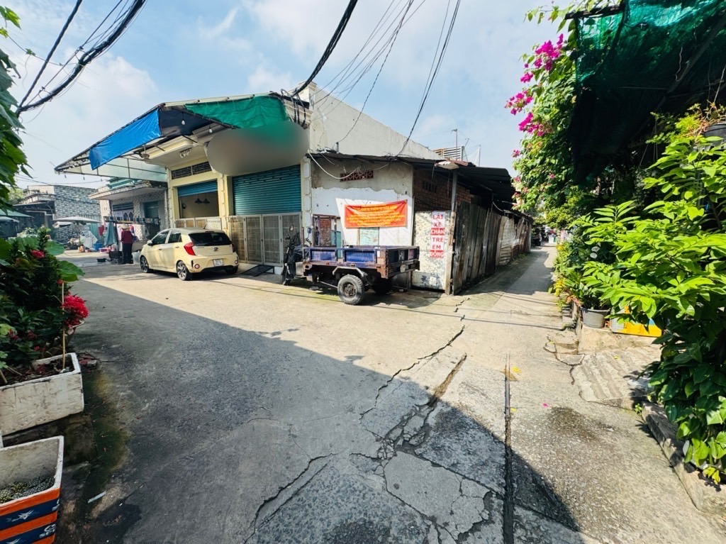 GẦN GA METRO, SÂN BAY - GẦN 70M2 (4x17) - 3 TẦNG, 3 PN69m2 ( 4m x 17m ).