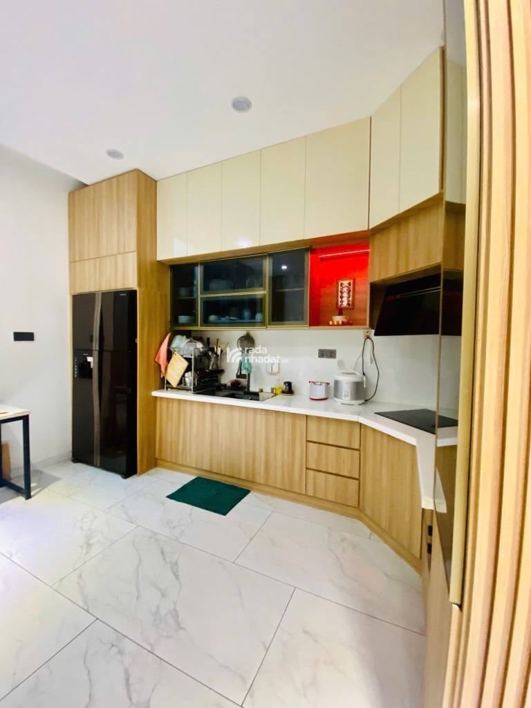  ĐƯỜNG C1 - P13 TÂN BÌNH - NHÀ CÓ THANG MÁY - XE HƠI NGỦ TRONG NHÀ