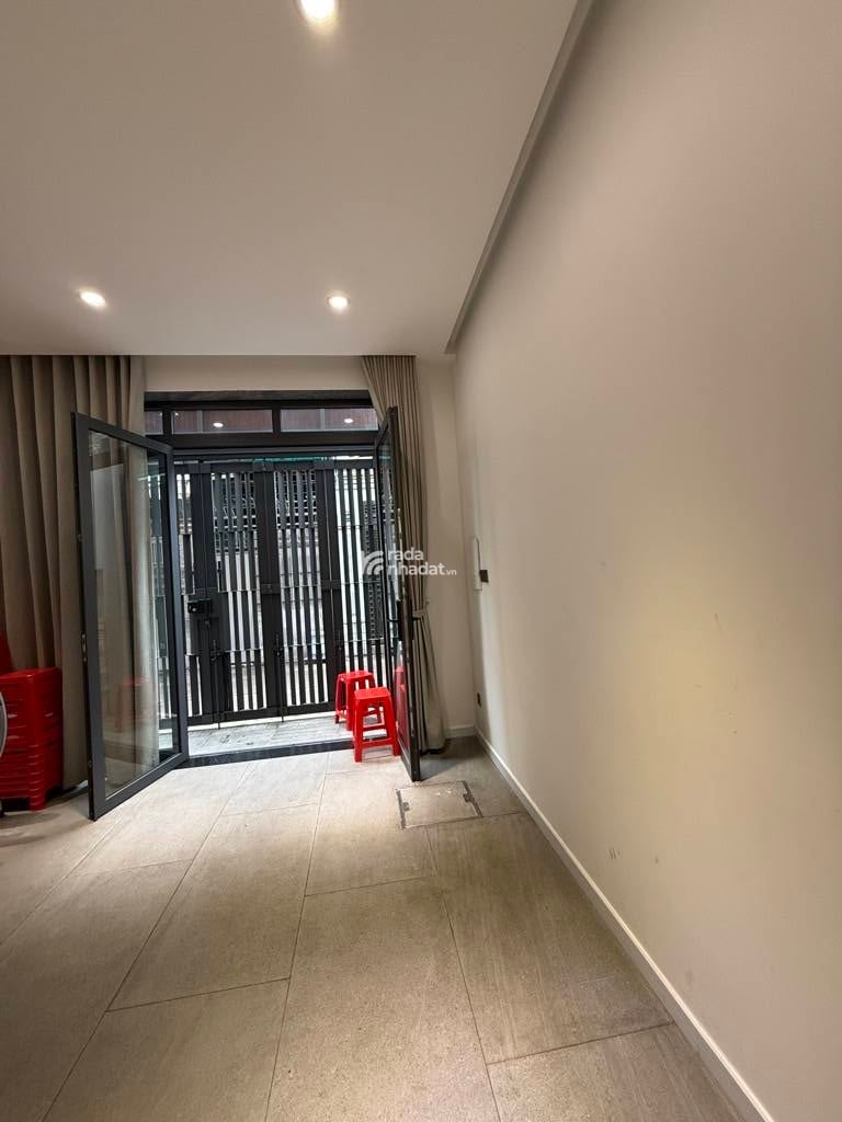  ĐƯỜNG C1 - P13 TÂN BÌNH - NHÀ CÓ THANG MÁY - XE HƠI NGỦ TRONG NHÀ