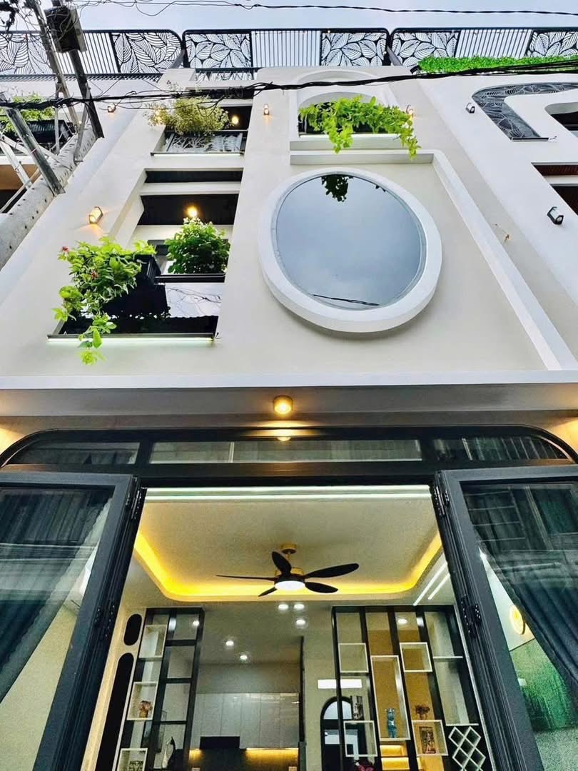 Hạ giá 200tr.. còn 2 Tỉ 600,chủ kẹt tiền bán nhà Lê Quang Định P11 Bình Thạnh, 36m2, sổ hồng riêng