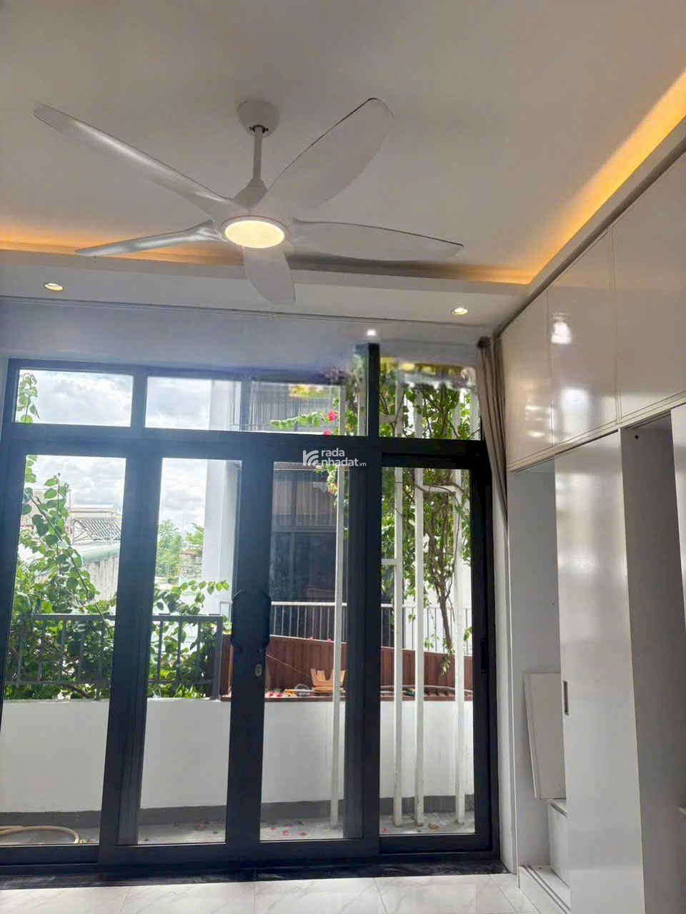 Nhà 3 Tầng 2 Mặt Tiền Ô Tô 7 Chỗ Vào Thoải Mái Trung Tâm Trường Thọ Thủ Đức Giá 7.5 Tỷ