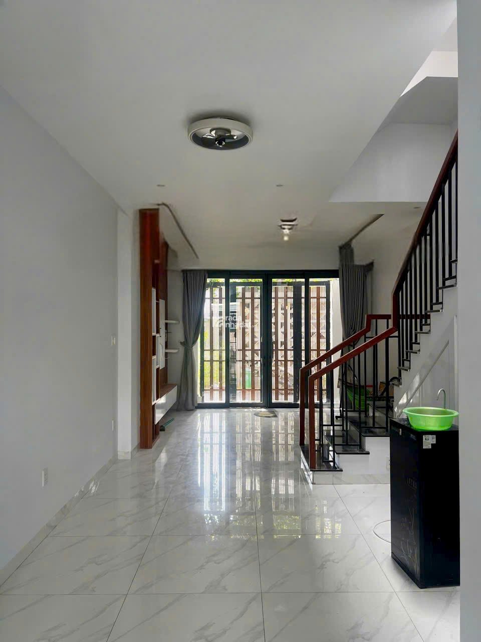 Nhà 3 Tầng 2 Mặt Tiền Ô Tô 7 Chỗ Vào Thoải Mái Trung Tâm Trường Thọ Thủ Đức Giá 7.5 Tỷ