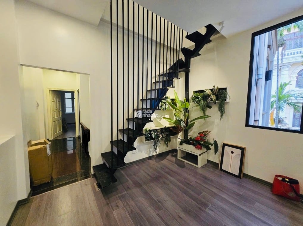 NHÀ ĐẸP 5 TẦNG - PHƯỜNG CẦU GIẤY - 32M2 - 7.6 TỶ