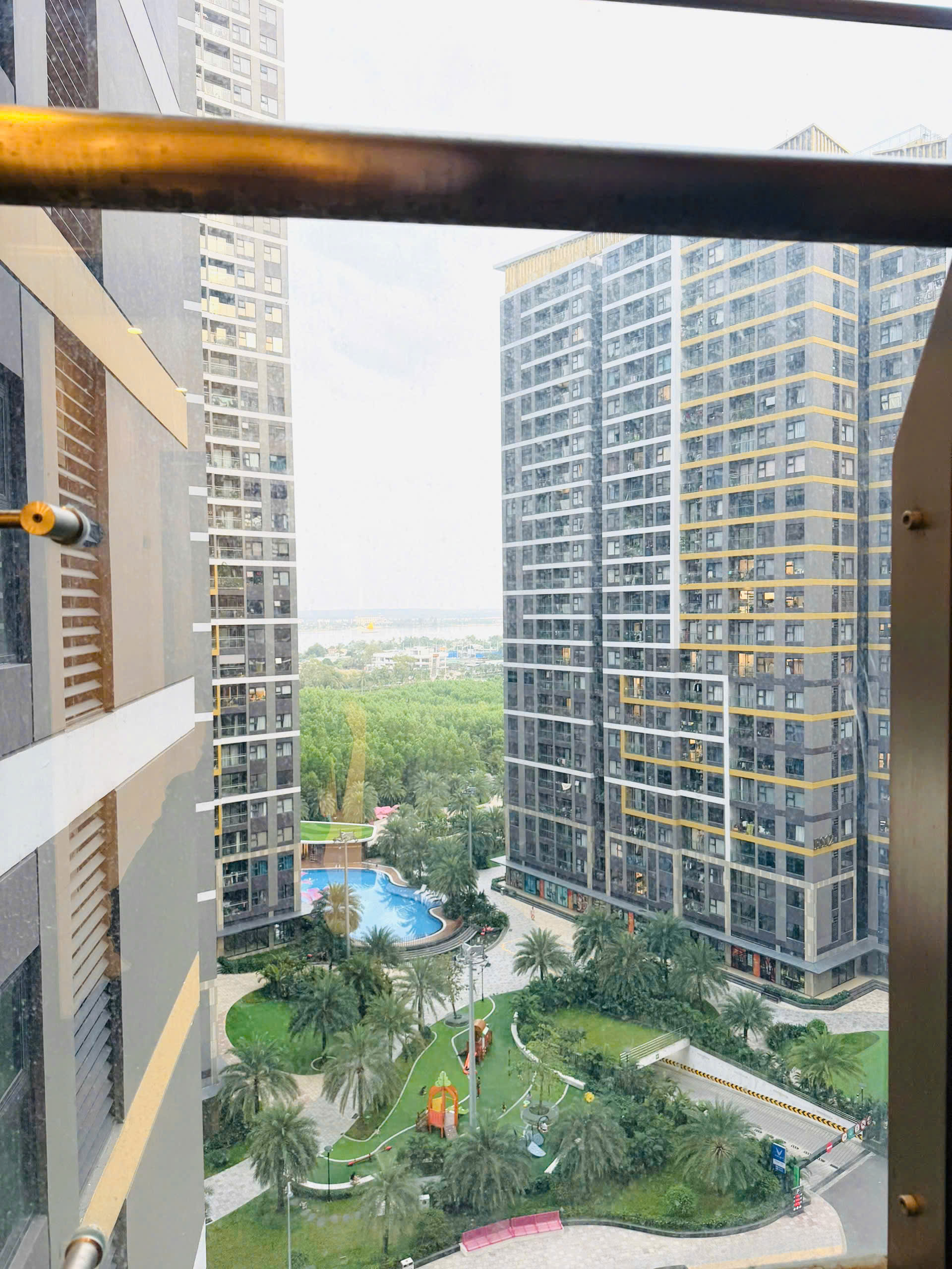 CẦN RA GẤP CĂN HỘ 1PN 47m GIÁ RẺ CHỈ 2ty850 VINHOMES GRAND PARK 512 NGUYỄN XIỂN P LONG BÌNH