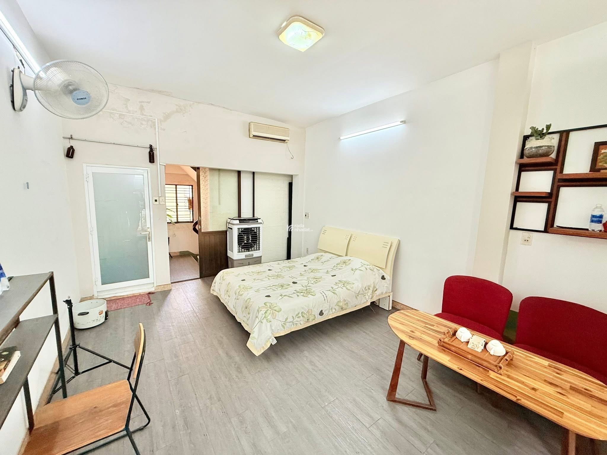 NGUYỄN TRÃI -  QUẬN 1 - PHƯỜNG NGUYỄN CƯ TRINH