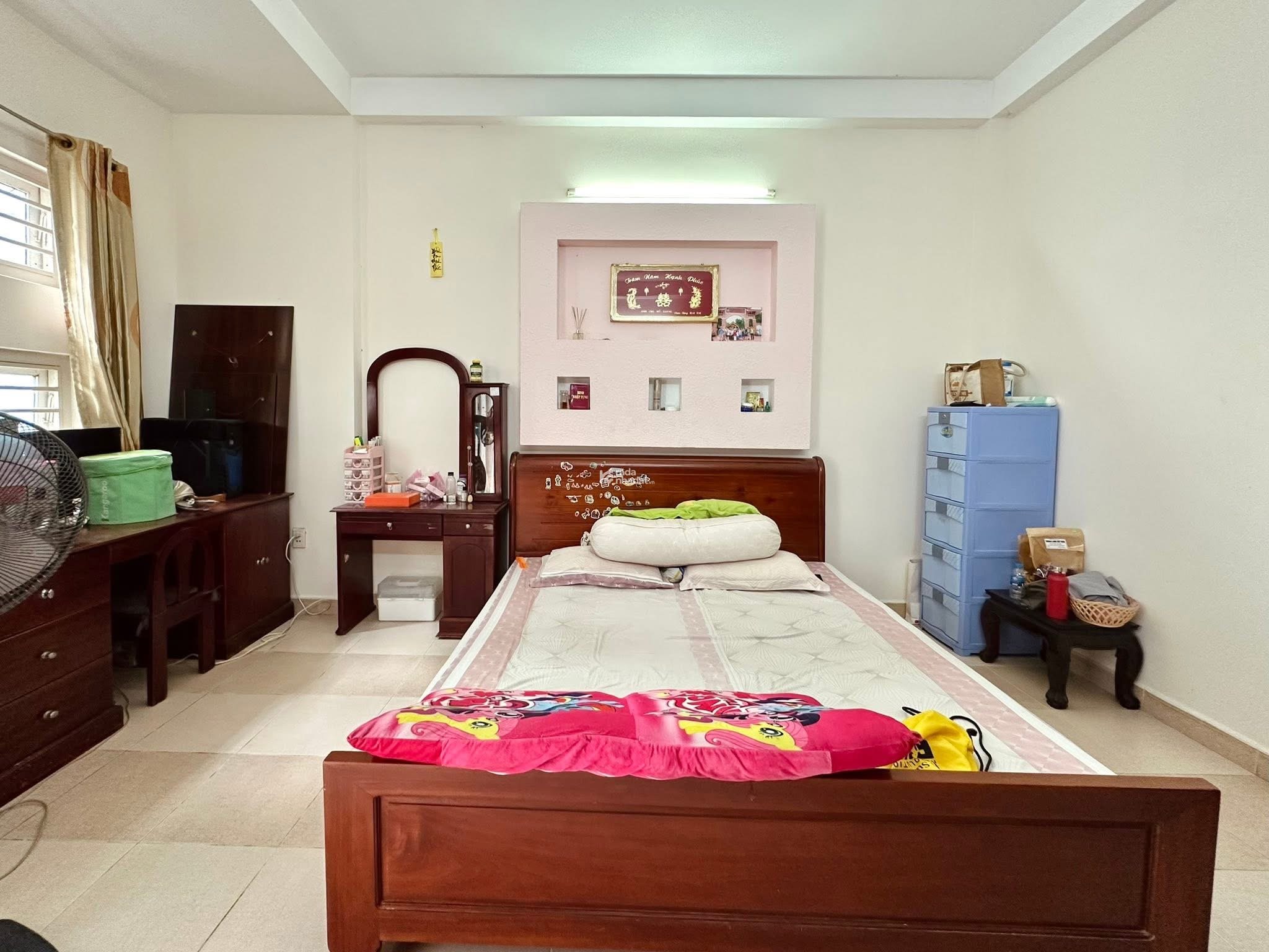 NGUYỄN TRÃI -  QUẬN 1 - PHƯỜNG NGUYỄN CƯ TRINH