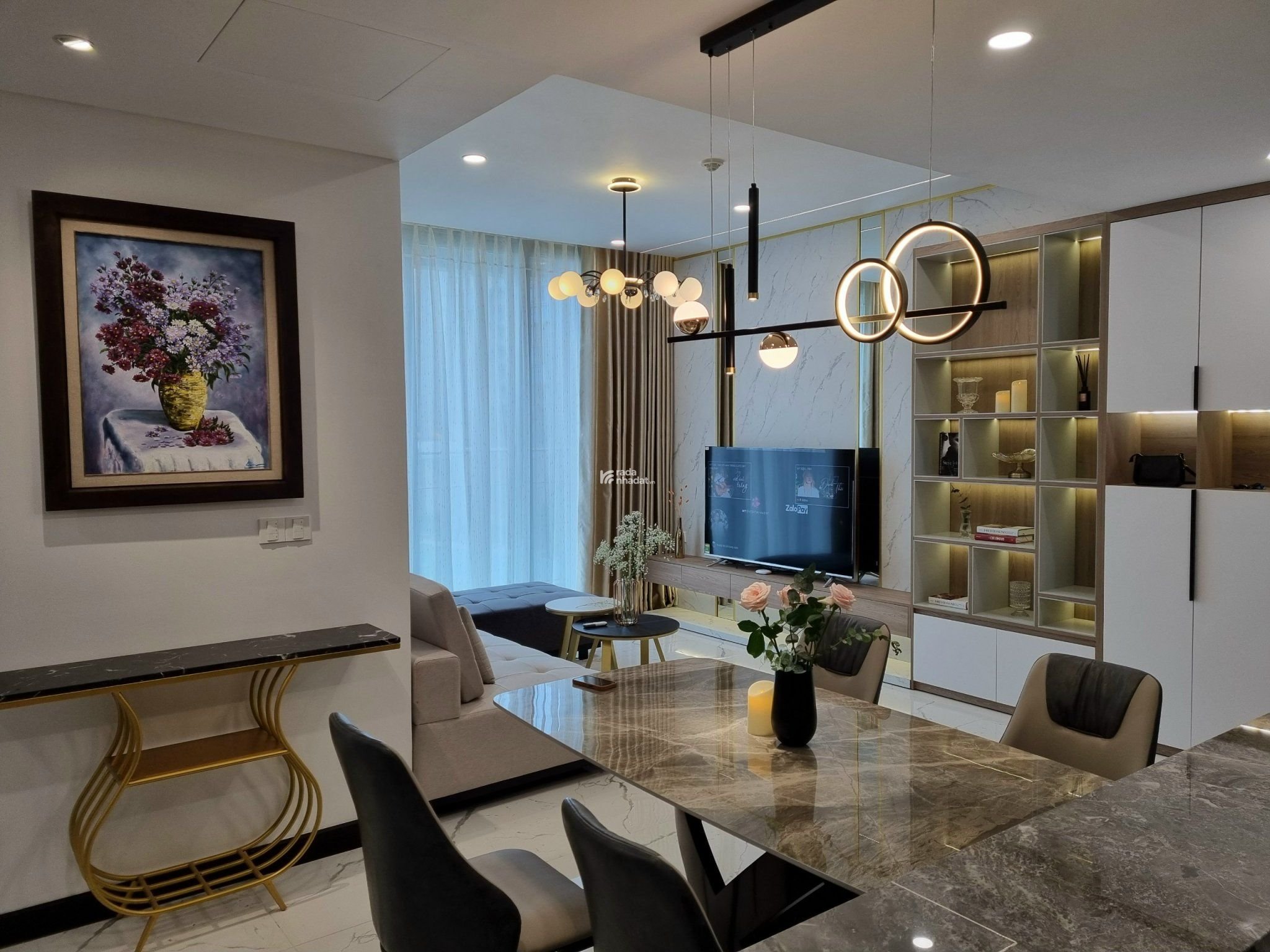Giá rẻ kịch sàn - Chủ nhà cho thuê nhanh list căn hộ 2PN Empire City tầng cao, nội thất sang trọng