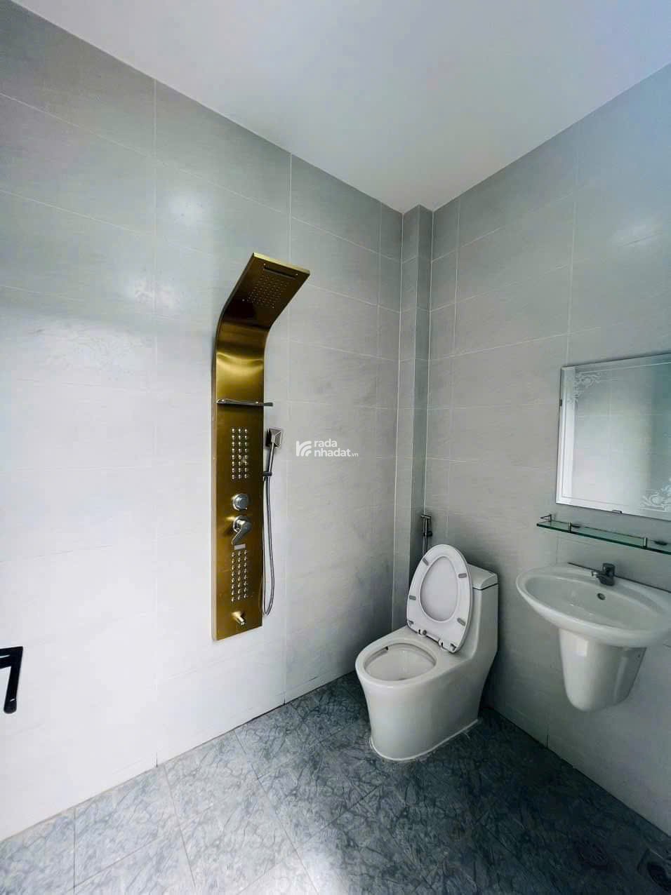 Bán nhà ngay Phan Văn Hân, Bình Thạnh. Giá: 3 tỷ 019tr/ dt 62m2, sổ hồng riêng, đường ô tô
