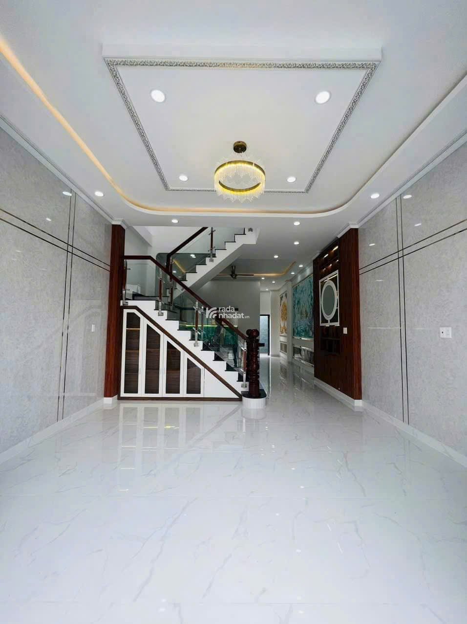 Bán nhà ngay Phan Văn Hân, Bình Thạnh. Giá: 3 tỷ 019tr/ dt 62m2, sổ hồng riêng, đường ô tô