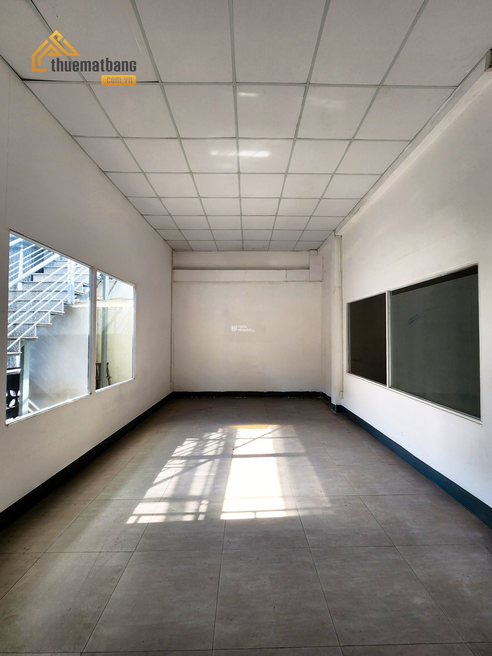 Cho thuê văn phòng 300m2 vị trí vàng tại quận 4