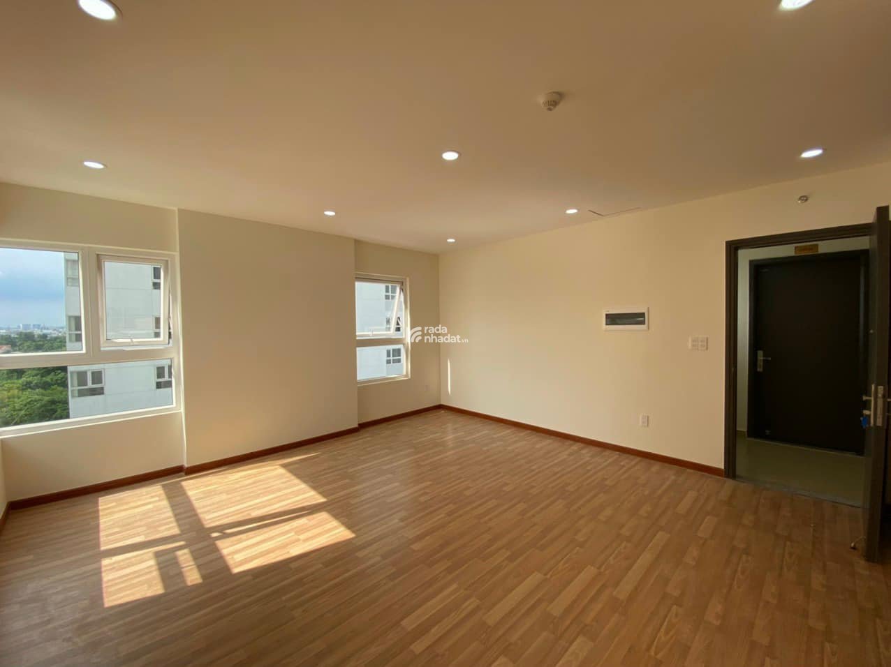 Cần thêm vốn KD bán gấp CH Diamond Riverside 86m2 - 3 tỉ 785 triệu. Nhà trống dọn vào ở liền