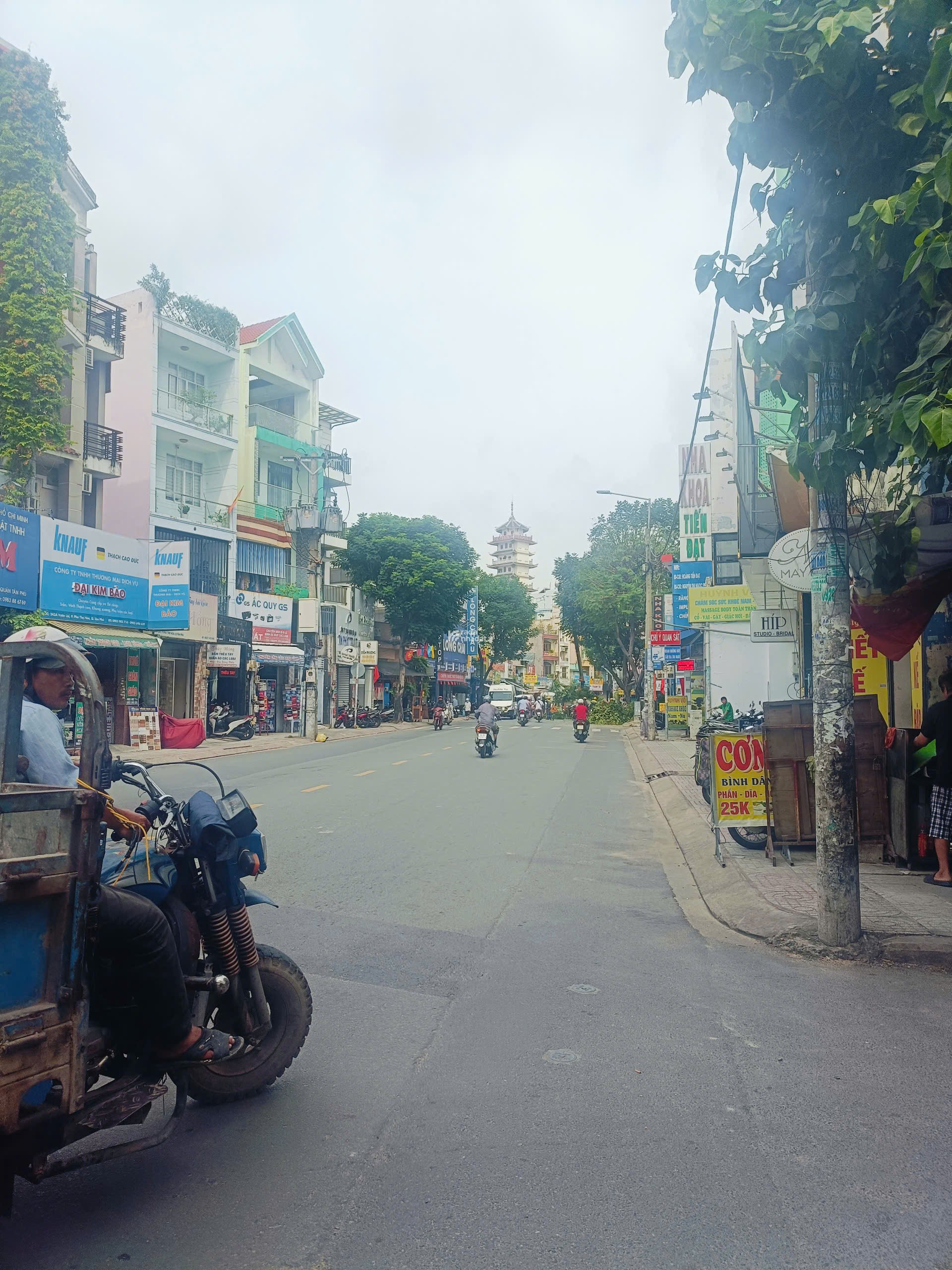 9,8 Tỷ. Hxh cách mặt tiền 30m đường Tân Hương. Q Tân Phú. 4x16m.