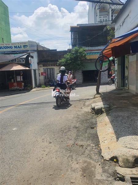 MTKD LÊ THẬN, TÂN PHÚ, 77M2 BỀ NGANG CHUẨN ĐẸP, NỞ HẬU PHONG THỦY. HIẾM CÓ. GIẢM 450TR CHỈ 9.9T TL 