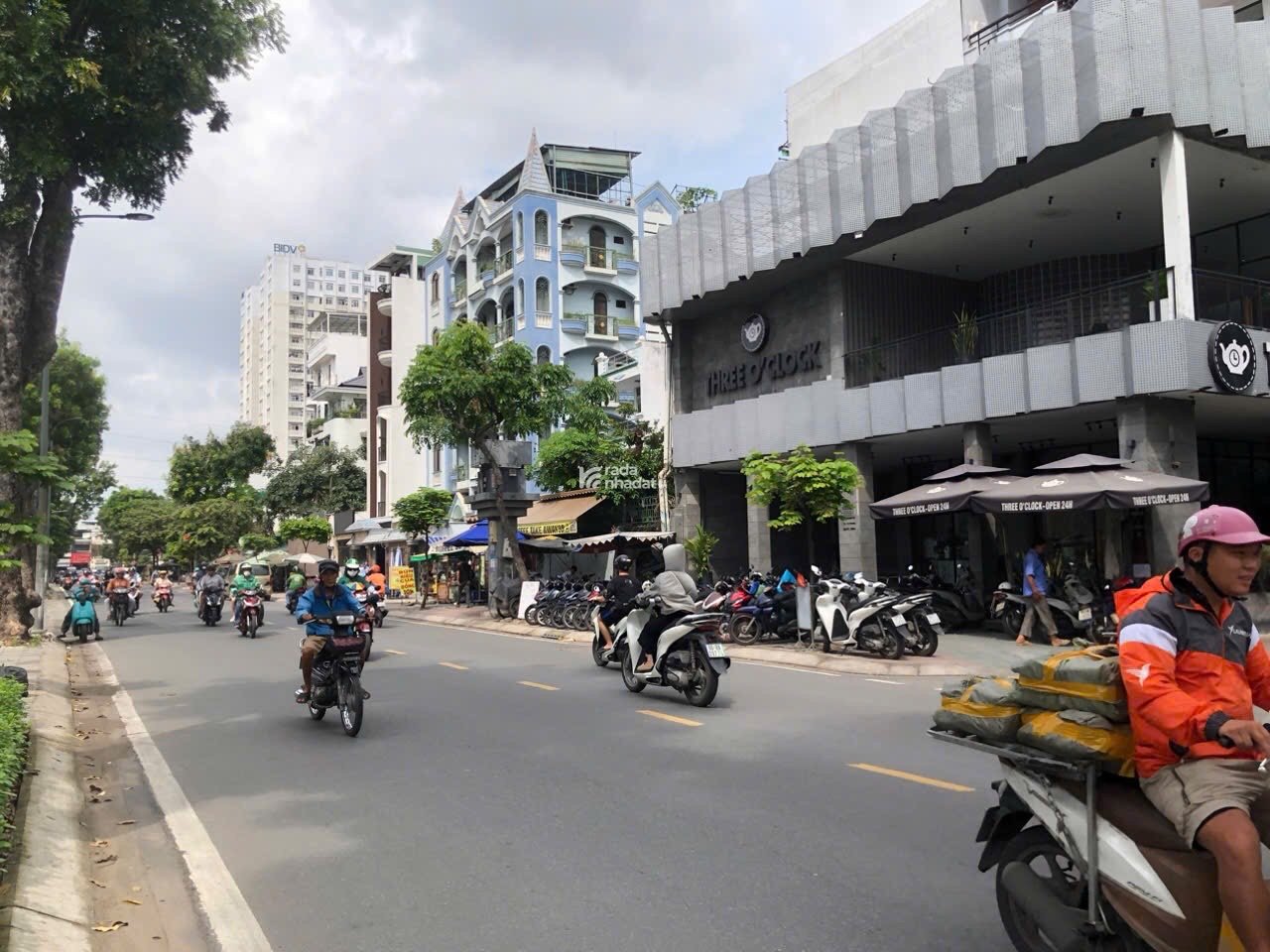 BÁN GẤP TÒA NHÀ GÓC 3MT_VỊ TRÍ VÀNG MT LỮ GIA, TRUNG TÂM Q.11_DT: 14x20m_5 TẦNG_GIÁ 150 TỶ TL