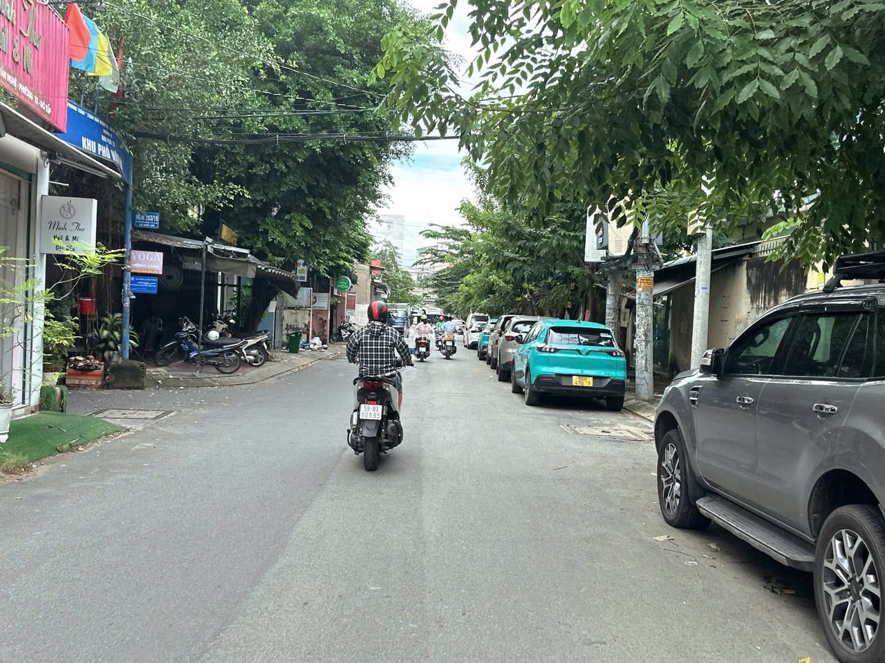 Nhà phố Nguyễn Tư Giản ngang 5m ô tô ngủ trong nhà 105m2 tặng nội thất gần chợ 13 tỷ tí. 