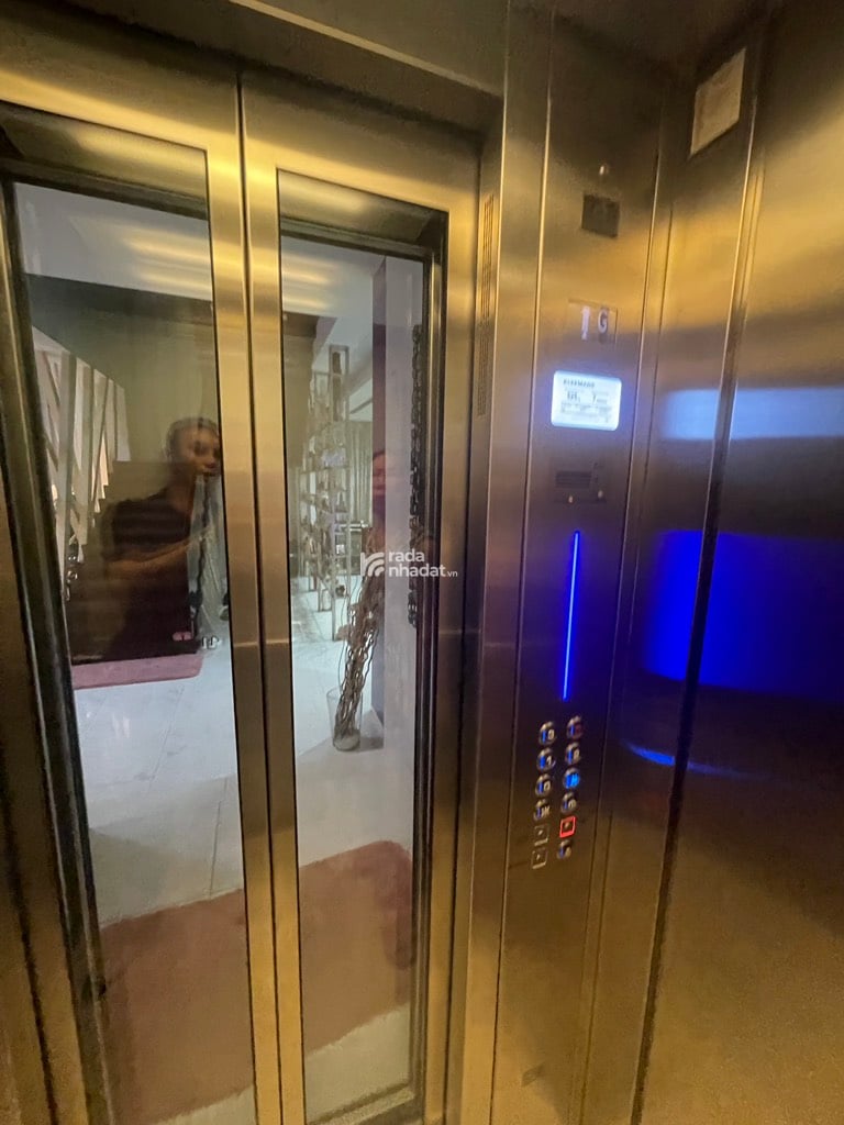 BIỆT PHỦ SIÊU ĐẸP - VỊ TRÍ ĐẮT ĐỊA NHẤT CỦA PHƯỜNG 4 - SANG - VIEW CÔNG VIÊN - NGANG 36M - 750M2