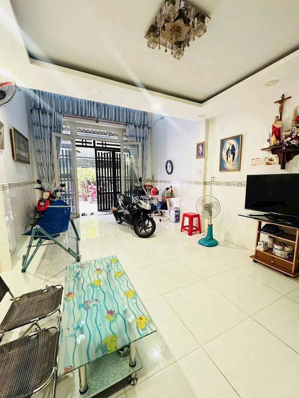 Bán nhà Hẻm xe hơi 2 lầu, 50m2 - Giá chỉ 3,55 TỶ ngay Bùi Hữu Nghĩa, P7, Quận 5, Sổ hồng riêng
