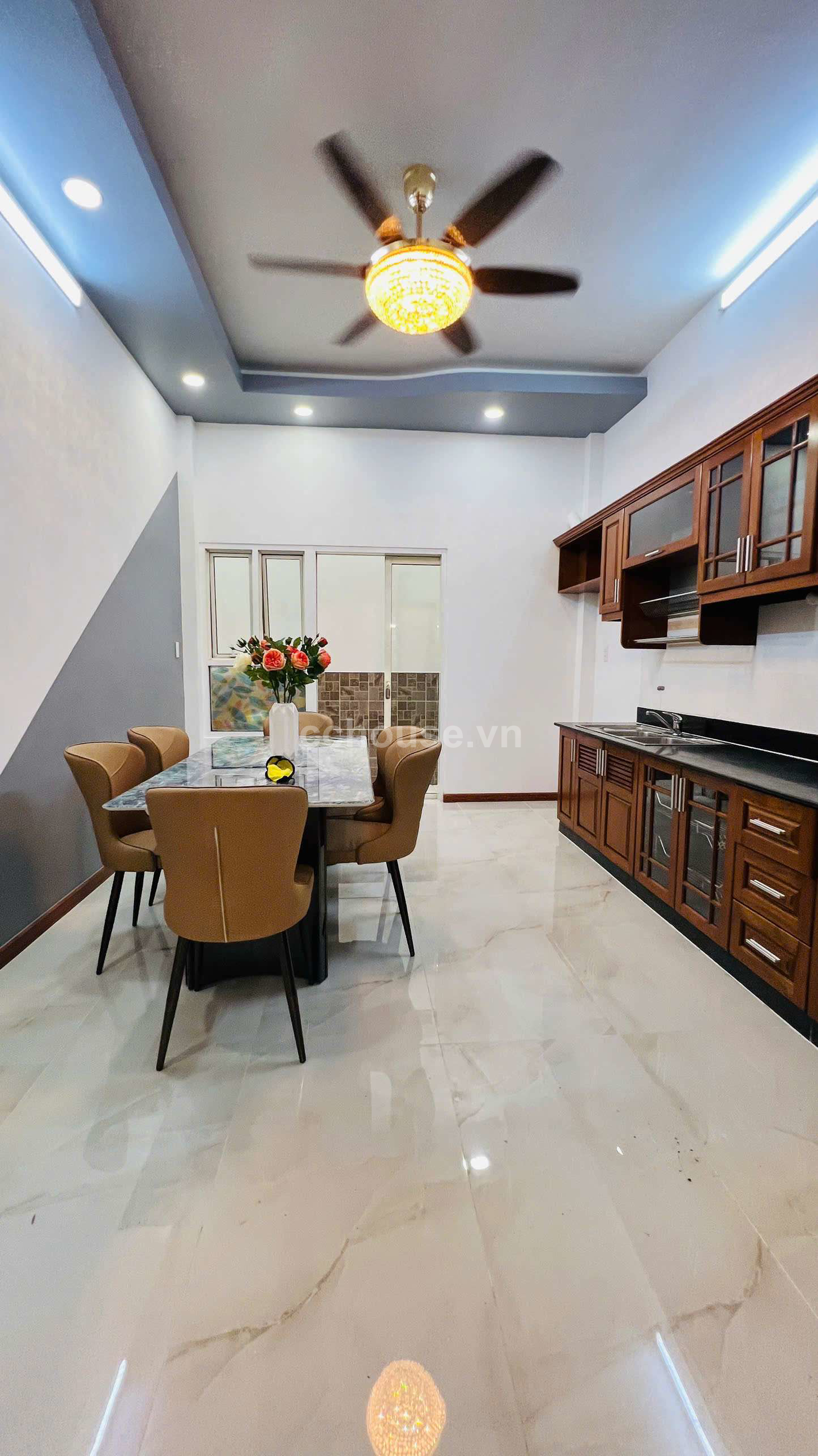 Cần bán nhà nguyên căn Q10 diện tích 59.2m2 (3.7x16)m
