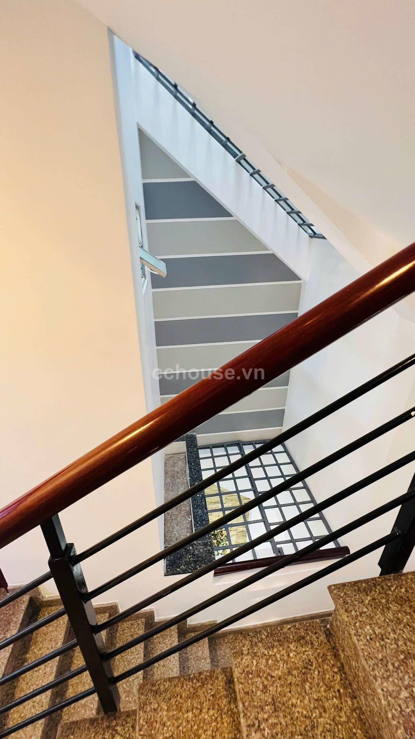 Cần bán nhà nguyên căn Q10 diện tích 59.2m2 (3.7x16)m