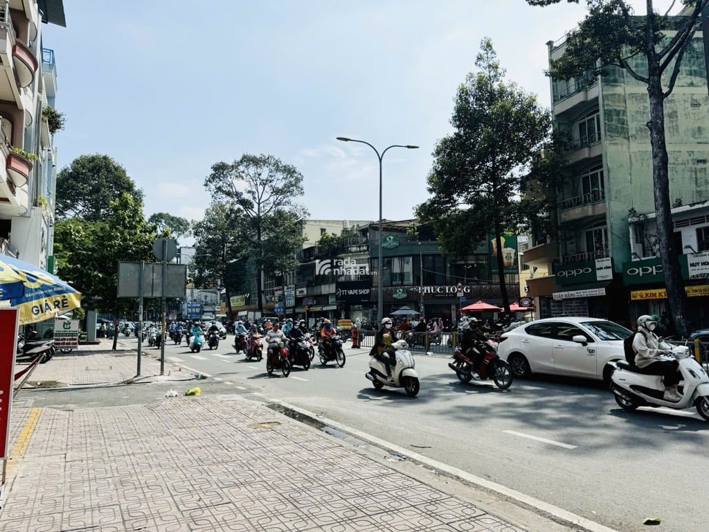 MẶT TIỀN KINH DOANH SẦM UẤT ĐƯỜNG 3 THÁNG 2- QUẬN 11 - 67M2- 3 TẦNG-  NỞ HẬU - 