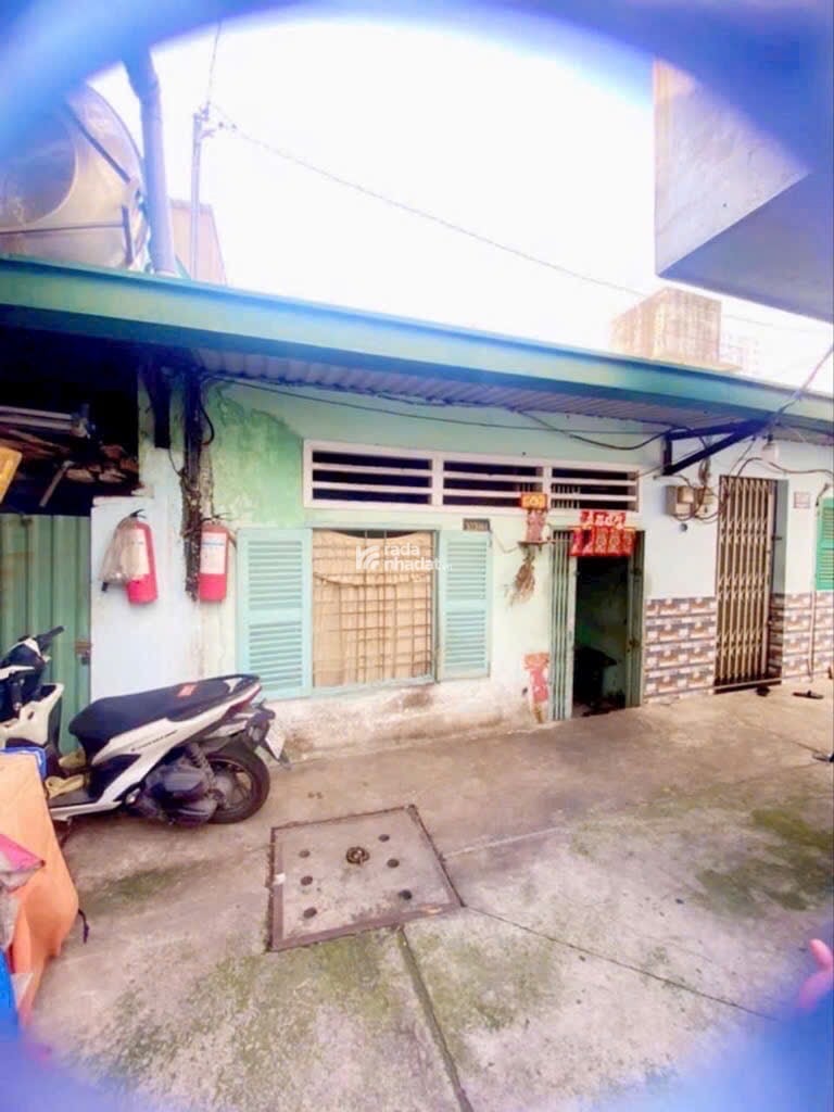 HẺM THÔNG RA HOÀ BÌNH - NGAY ĐẦM SEN